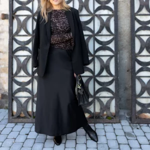 DEJAMOON maxi garuma SLIP svārki – melnā krāsā