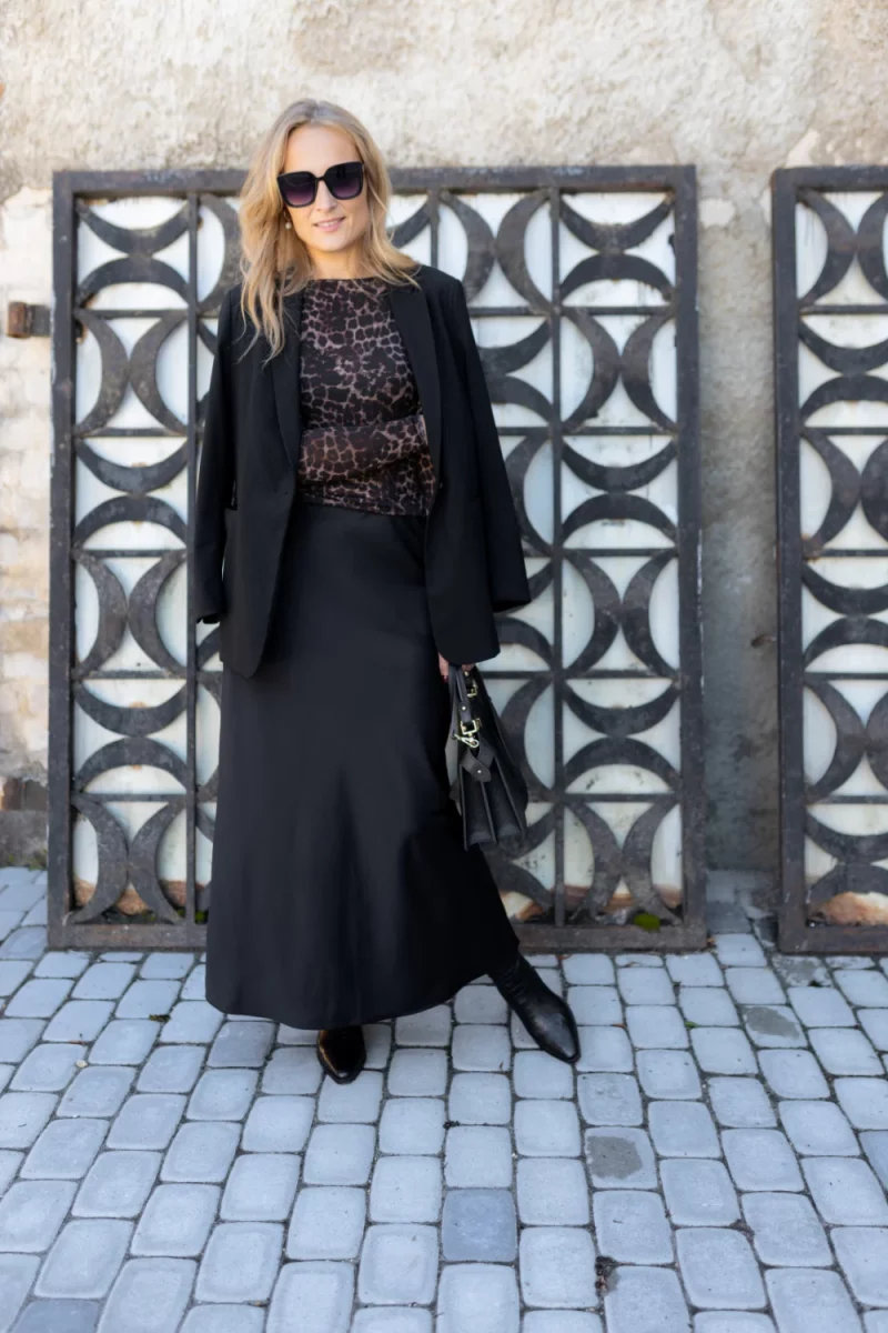 DEJAMOON maxi garuma SLIP svārki – melnā krāsā