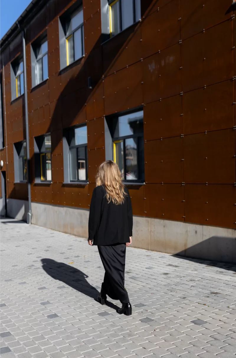 DEJAMOON maxi garuma SLIP svārki – melnā krāsā - Image 2